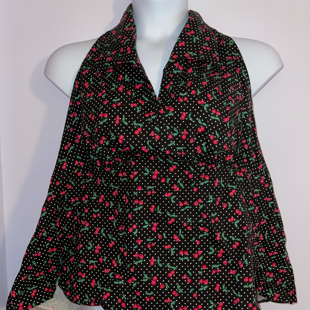 Vintage 2014 Torrid Collared Halter 4x